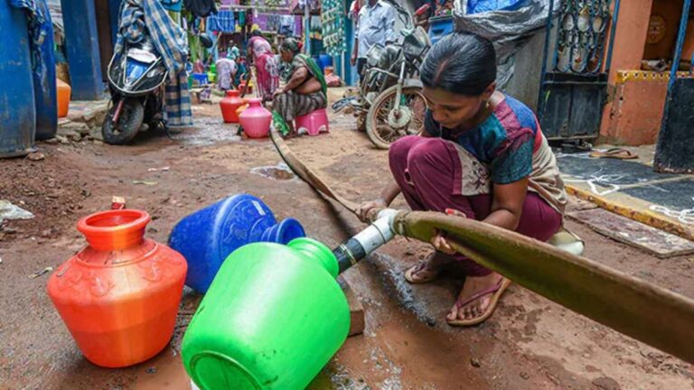 Delhi water crisis: Govt issues directives to stop wastage, Rs 2,000 fine for washing cars with hose