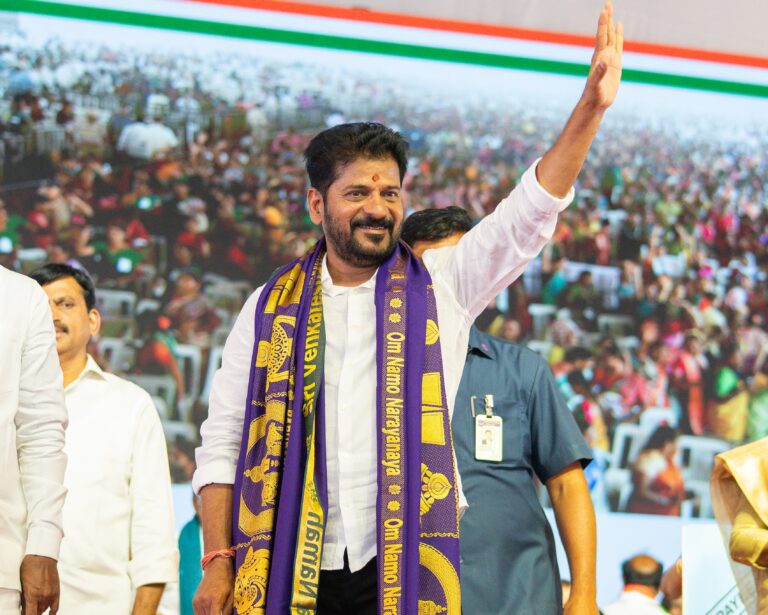 హైదరబాద్ కి సమానంగా వరంగల్ నగరం – రేవంత్