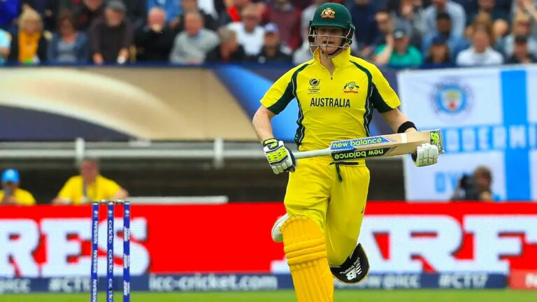 స్టీవ్ స్మిత్ క్రీడా స్ఫూర్తి క్రికెట్ అభిమానుల నుంచి ప్రశంసల జల్లు,