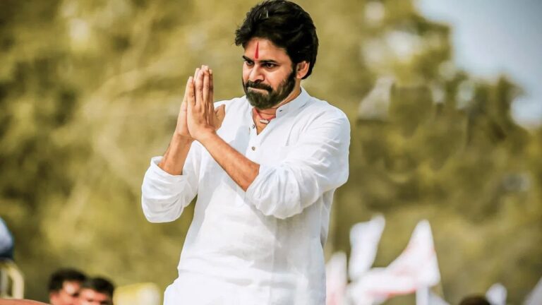పవన్ కల్యాణ్ కేబినెట్ సమావేశానికి హాజరై వెంటనే హైదరాబాద్‌కు బయలుదేరి వెళ్లారు