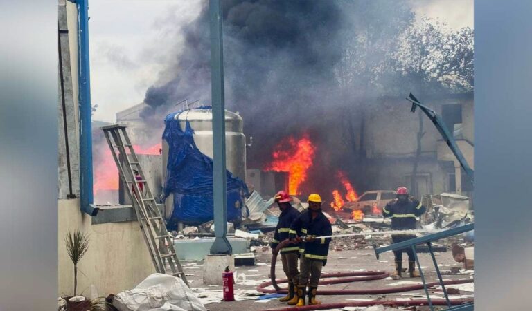 పటాన్‌చెరు పారిశ్రామికవాడలో పేలుడు సంభవించి ఆరుగురు మృతి చెందగా, పలువురు గాయపడ్డారు.