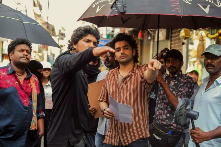 రాజమండ్రిలో రామ్ పోతినేని అభిమానులు ఆంధ్రా కింగ్ అంటూ భారీ స్వాగతం పలికారు