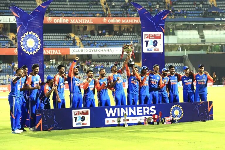 ఒకే టెస్ట్‌లో 19 వికెట్లు తీయడం క్రికెట్‌లో అత్యంత అపూర్వమైన రికార్డ్‌గా నిలిచింది.