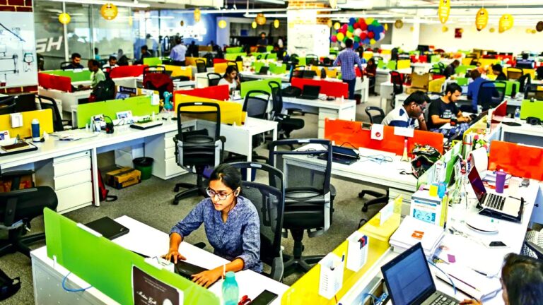 ఇంజనీరింగ్ పూర్తిచేసిన యువతకు శుభవార్త.. ఇన్ఫోసిస్‌ 20,000 ఐటీ ఉద్యోగాలు ఇవ్వనుంది!