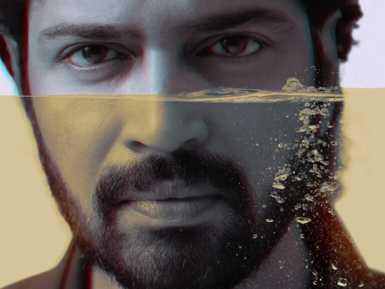 అల్లరి నరేశ్‌ నటిస్తున్న తాజా చిత్రం ‘ఆల్కహాల్’ పోస్టర్‌ రిలీజ్‌ అయి ఆసక్తి రేపుతోంది.