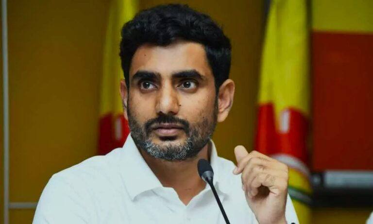నెల్లూరులో చిన్నారుల ఆవేదన చూసిన లోకేష్ స్పందించి, వారి చదువుకోడానికి తగిన సాయం అందించారు.