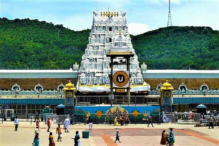 అయినా శ్రమలు దేవుని సంకల్పమే. క్యూలో విరామం తీసుకుని మళ్లీ ప్రవేశించొచ్చు. దర్శనం చేస్తాడు.