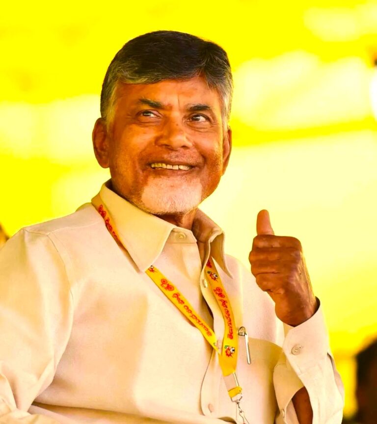 ఆంధ్రప్రదేశ్ సీఎం చంద్రబాబు నాయుడు గారు, నందమూరి పద్మజ గారికి నివాళి అర్పించడానికి విచ్చేశారు.