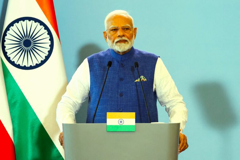 సంవత్సరి పర్వదినం క్షమాపణ, కరుణ శక్తిని గుర్తు చేస్తూ మనసుల్లో వినయం, స్నేహ బంధాలు పెంపొందిస్తుంది.