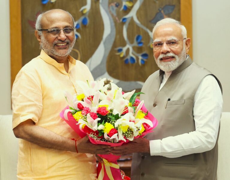 సీపి రాధాకృష్ణన్ జీని కలసి ఉపరాష్ట్రపతి అభ్యర్థిత్వానికి శుభాకాంక్షలు తెలియజేశాను, దేశానికి ఆయనే గొప్ప సంపద.