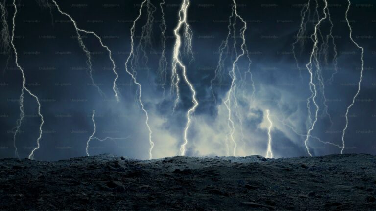 ఉత్తరాంధ్ర తీరంలో అల్పపీడనం ప్రభావంతో ఈదురుగాలులు వీచే అవకాశం, మత్స్యకారులు సముద్రయానానికి వెళ్లరాదు.