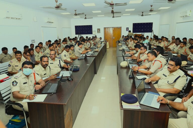 @ ఎస్‌పిఎలూరుజిల్లాఅద్భుతమైనకార్యక్రమం, పంచుకునే-పరామర్శించేసంస్కృతికోసంరాష్ట్రవ్యాప్తంగాఅమలుచేయాలి @ఏపీపోలీస్100