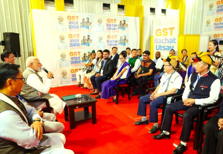 ఇటానగర్ వ్యాపారులతో భేటీ, జీఎస్టీ సంస్కరణలు, బచత్ ఉత్సవంపై ఆనందం వ్యక్తం చేసి, స్థానిక రంగాలకు మేలు.