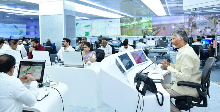 రాష్ట్రంపై మొంథా తుఫాన్ ప్రభావం కొనసాగుతుండగా, ప్రభుత్వం అప్రమత్తంగా ఉండి రక్షణ చర్యలను వేగవంతం చేస్తోంది.