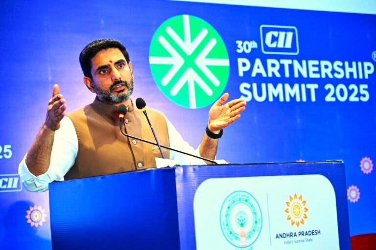 విశాఖలో నవంబర్ 14,15న జరిగే సీఐఐ పార్టనర్ షిప్ సమ్మిట్ విజయవంతం కావాలని ముంబయిలో రోడ్‌షో నిర్వహించారు.