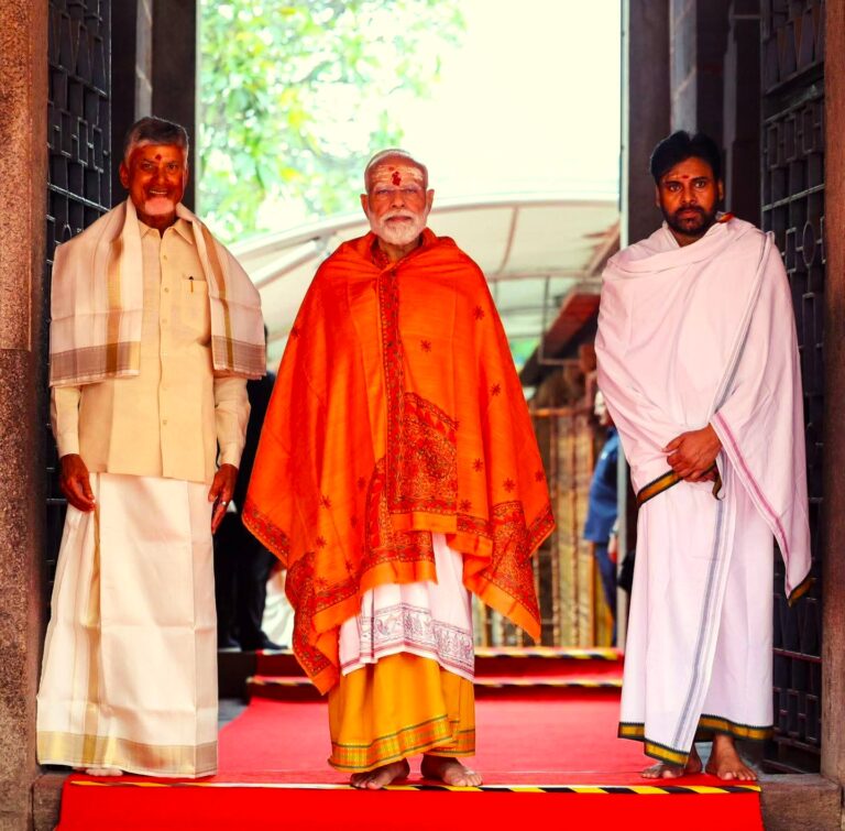 ప్రతిష్ఠాత్మక శ్రీశైలంలోని శ్రీ భ్రమరాంబ మల్లికార్జున స్వామివారి ఆలయంలో ప్రార్థనలు నిర్వహించటం మాకు భాగ్యంగా అనిపించింది.