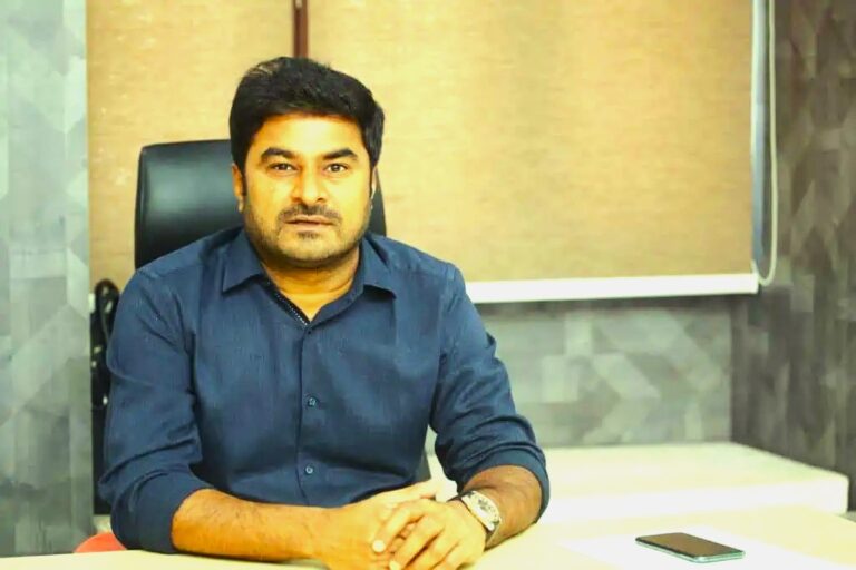 టీమ్ TheParadise తన నిర్మాత @sudhakarcheruk5 గారికి హ్యాపీ బర్త్‌డే ఆకాంక్షలు తెలియజేస్తోంది!