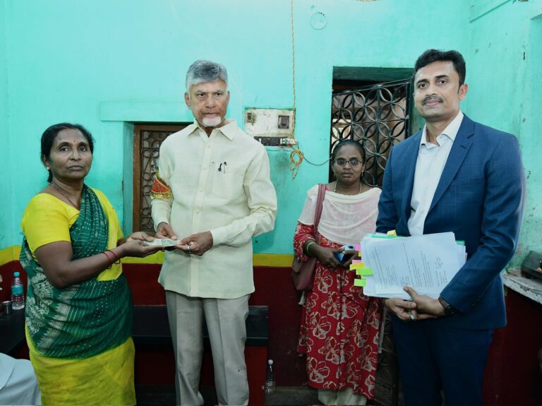 పేదల సేవలో భాగంగా పెద్దన్నవారిపల్లెలో పింఛన్లు అందించి, కాశీబుగ్గ ఘటనపై సంతాపం తెలిపాను.