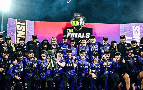 హోబార్ట్ హ్యూరికెన్స్ చాంపియన్స్! అద్భుతమైన ఆరువికెట్ విజయం WBBL డబుల్ సాధించడానికి లిజెల్ లీ ఘాటైన ఫినిష్.