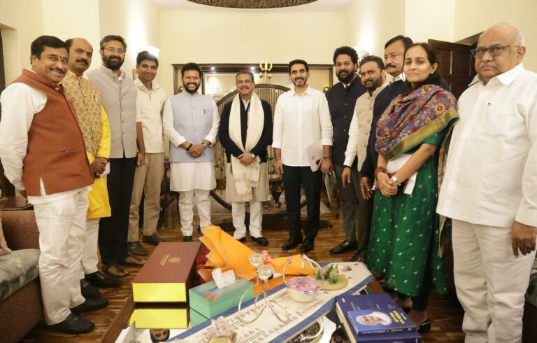 ఆంధ్రప్రదేశ్ విద్యాభివృద్ధిపై లోకేశ్, కేంద్ర మంత్రి రామ్ మోహన్ నాయుడుతో సానుకూల చర్చ జరిగింది.