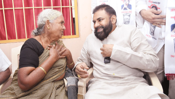 పవన్ గారు వృద్ధురాలు నాగేశ్వరమ్మకు అండగా ఉంటానని హామీ ఇచ్చారు.