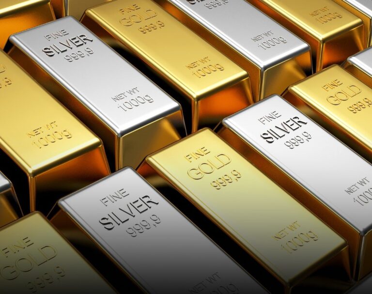 సడలిన ద్రవ్య విధాన అంచనాలు, భౌగోళిక ఉద్రిక్తతలు, పెట్టుబడిదారుల డిమాండ్‌తో బంగారం వెండి ధరలు కొత్త రికార్డులు సృష్టించాయి.