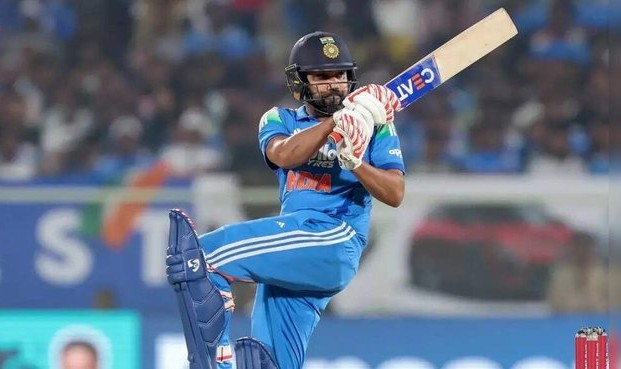 విజయ్ హజారే ట్రోఫీలో తొలి రెండు మ్యాచ్‌లకు రోహిత్ శర్మ ఆడనున్నాడు; ముంబై జట్టులో జైస్వాల్, సూర్య, దూబే లేరు.