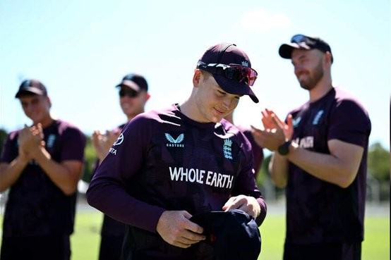 U19 వరల్డ్ కప్: ఇంగ్లాండ్ 15 సభ్యుల స్క్వాడ్ ప్రకటించింది; థామస్ రూ కెప్టెన్, ఫర్హాన్ అహ్మద్ వైస్ కెప్టెన్.