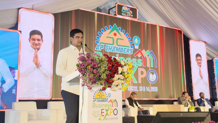 కొండపల్లి శ్రీనివాస్: చంద్రబాబు విధానాలు నా విజయానికి ప్రధాన కారణమని మంత్రి కొండపల్లి తెలిపారు.