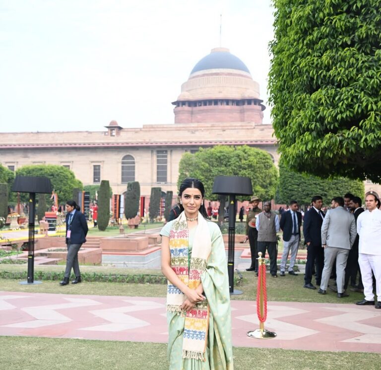 రాష్ట్రపతి భవన్ వేడుకల్లో సమంత ఆనందం.