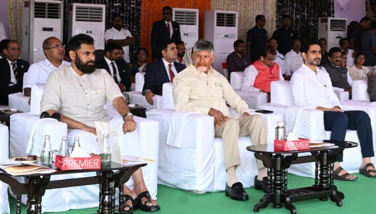 అమరావతిలో చారిత్రాత్మక గణతంత్ర వేడుకలు.