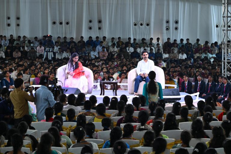 కాకినాడ జేఎన్టీయూలో హలో లోకేష్ కార్యక్రమం.