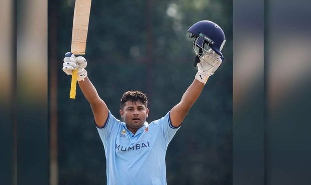 సర్ఫరాజ్ ఖాన్ చరిత్ర సృష్టించాడు.