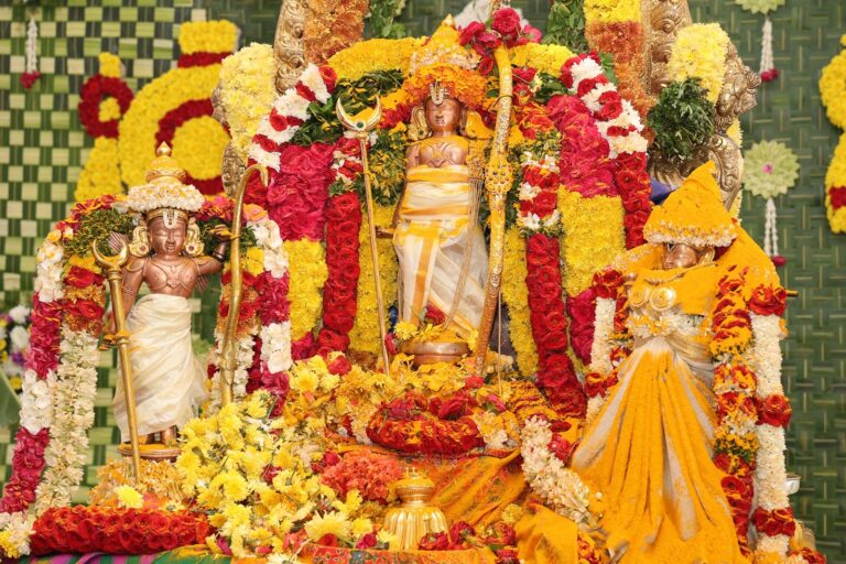 హరిద్ర ఘట్టనం భక్తి వాతావరణంలో జరిగింది .