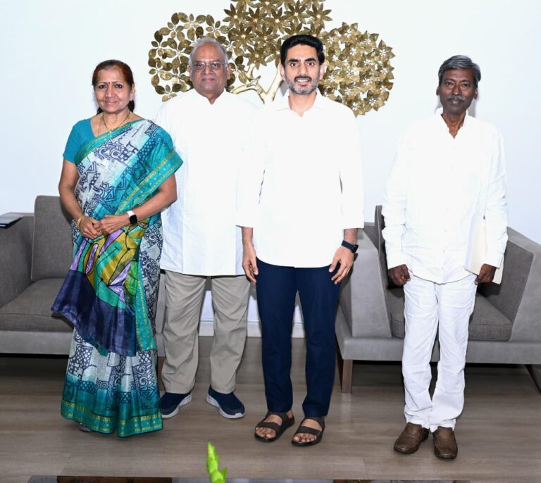 బోగోలు పాఠశాలలకు ఐదు కోట్లు సహాయం.