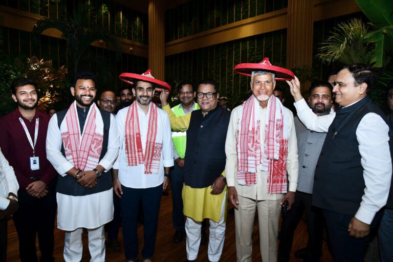 గువాహటిలో ఎన్డీయే నాయకుల చారిత్రక సమావేశం.