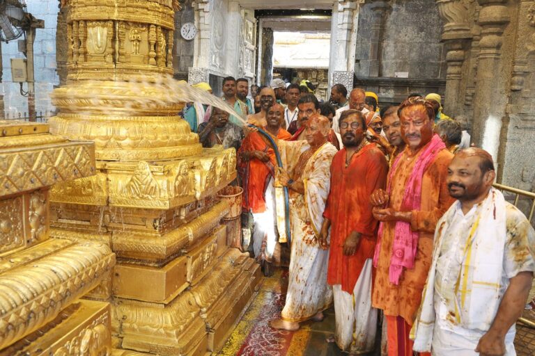 తిరుమలలో కోయిల్ ఆళ్వార్ తిరుమంజనం నిర్వహణ.